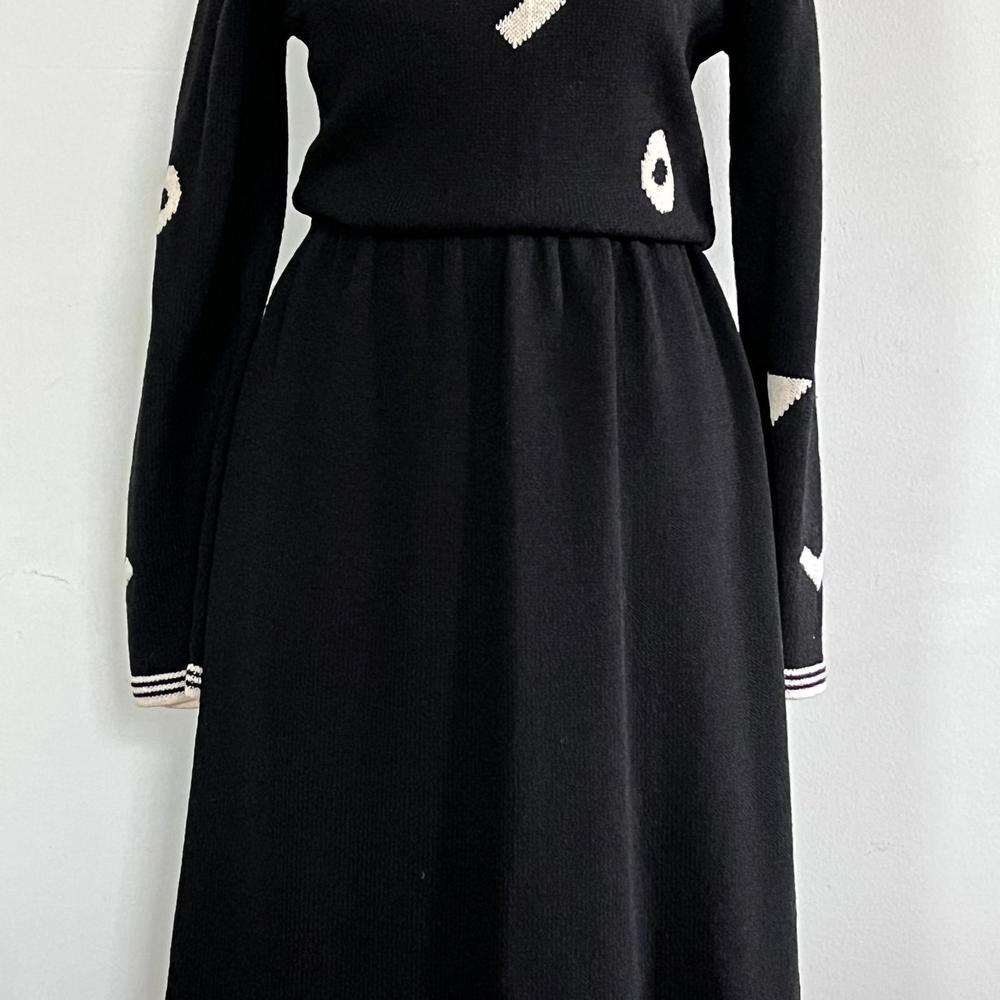 Elegant Vintage Black Geometric Peter Lynne 1970s Circle Symbol Dress - Picture 3 of 9